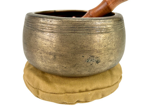 7.25" G#/C# Note Antique Himalayan Singing Bowl #g14801023